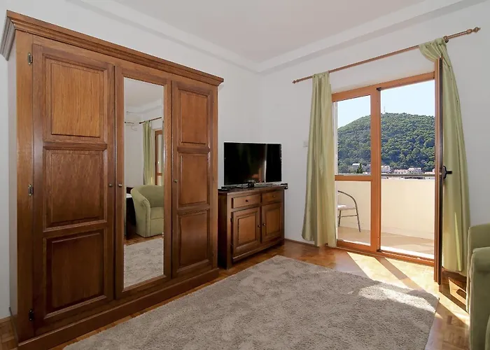 Petra 3*